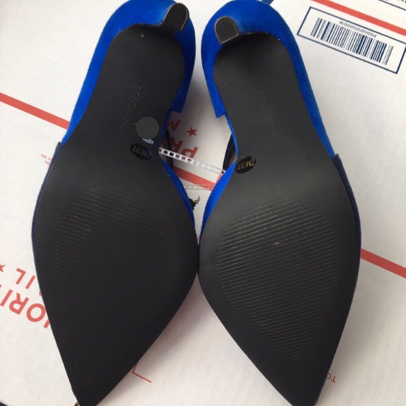 🚫Sold🚫BCBG sexy suede two color heels - Picture 2 of 4