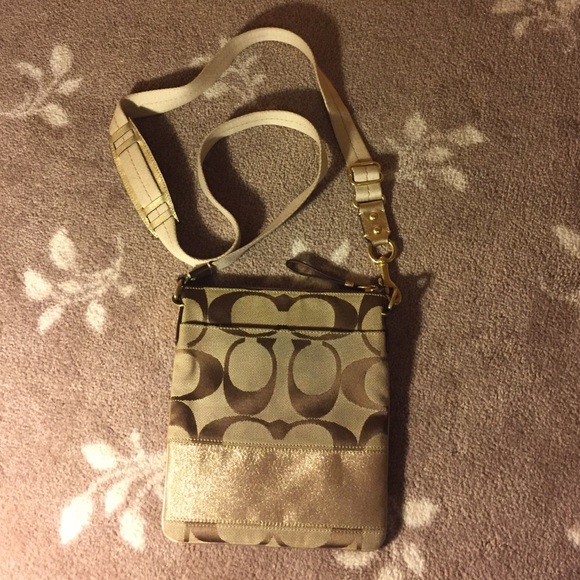 Gold coach sling