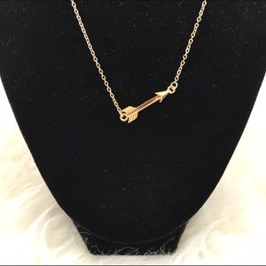 NWT Arrow Necklace Gold Trendy