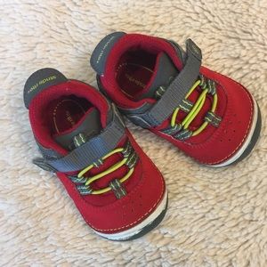 Stride Rite Soft Motion Sneakers