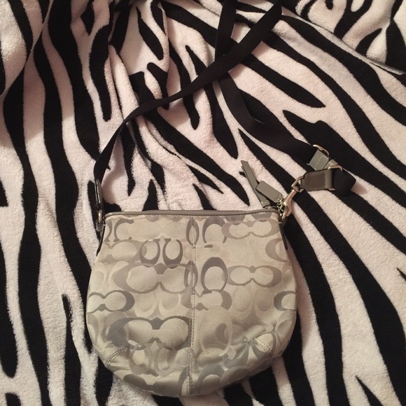 Coach Handbag - Picture 2 of 2