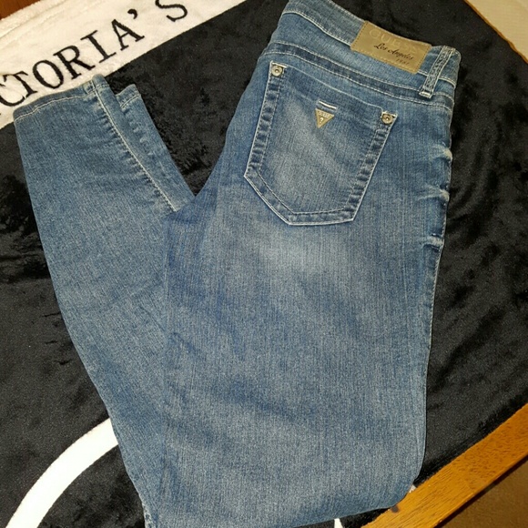 HOST PIC. 3/13****NWOT GUESS JEANS SIZE 30