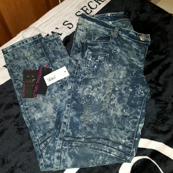 SALE--Nwt MATERIAL GIRL JEANS SIZE 9