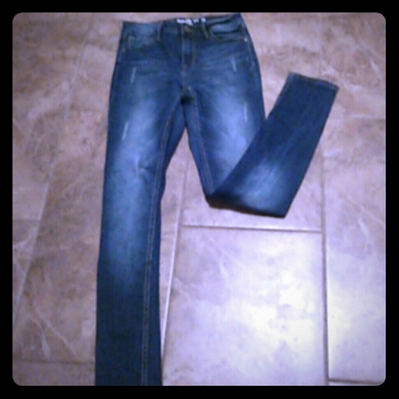 Juniors skinny jeans