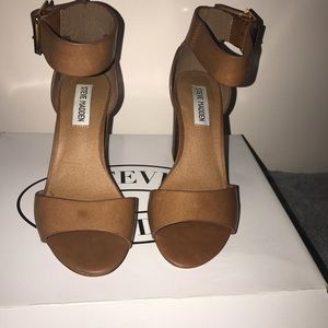 Steve Madden Buckle Sandal.