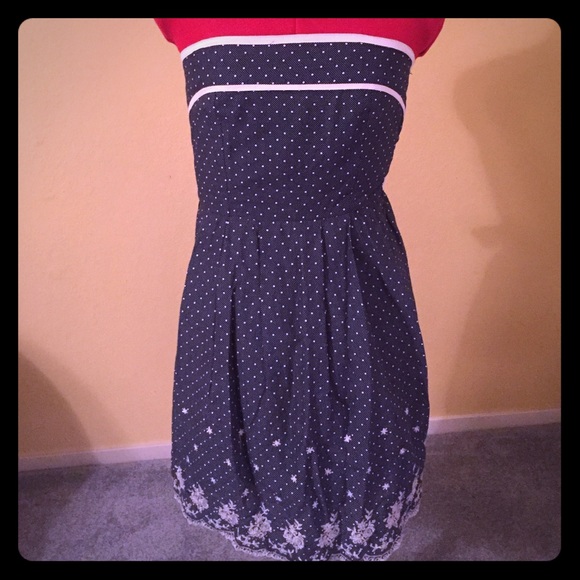 Romantic strapless dress!!