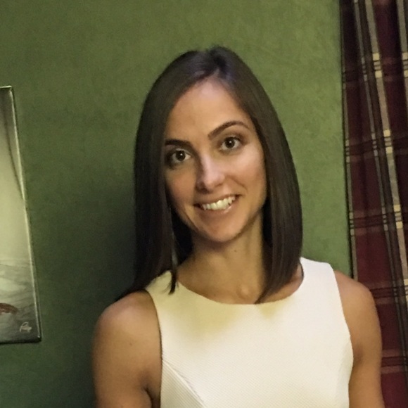 Meet your Posher, Nicole - Picture 1 of 1