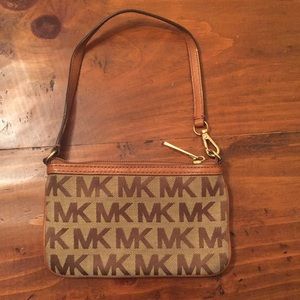 Michal Kors Wristlet
