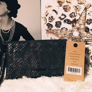 Cole Haan Wallet w Phone Holder Wristlet