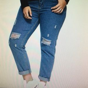 ⬇️clearance plus size ripped jeans
