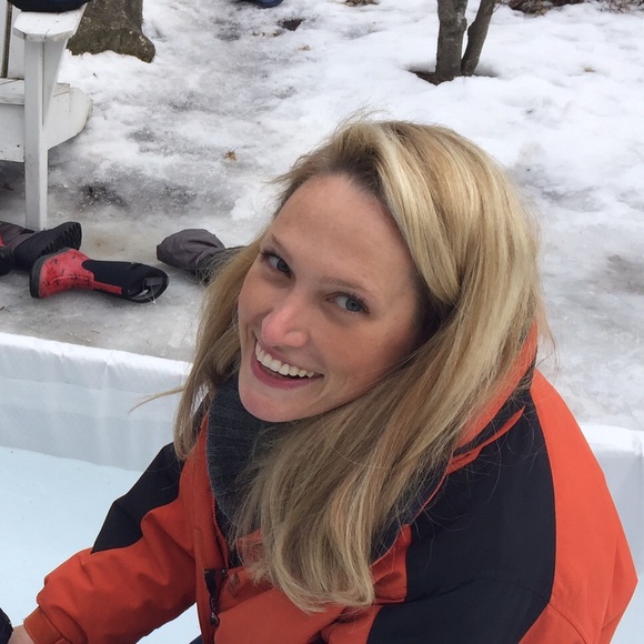 Meet your Posher, Caitlin - Picture 1 of 1