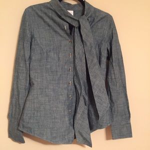 Beautiful Chambray Tie Collar Button Up!