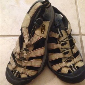 FREE SHIPPING TODAY ONLY! Keen Whisper sandals