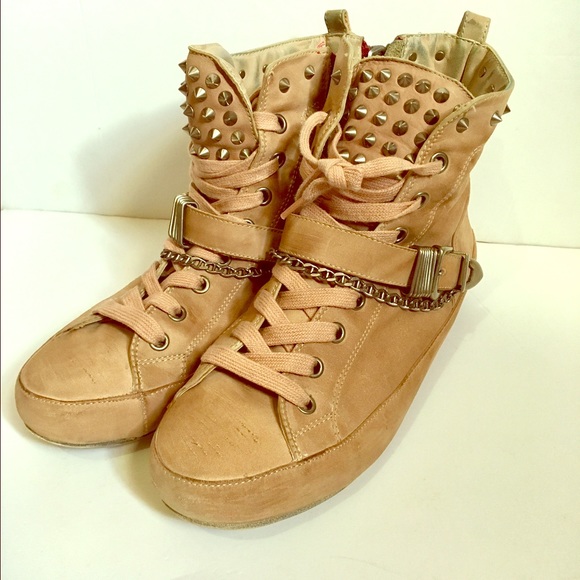 Sam Edelman Alexander Studded sneaker in Tea Rose