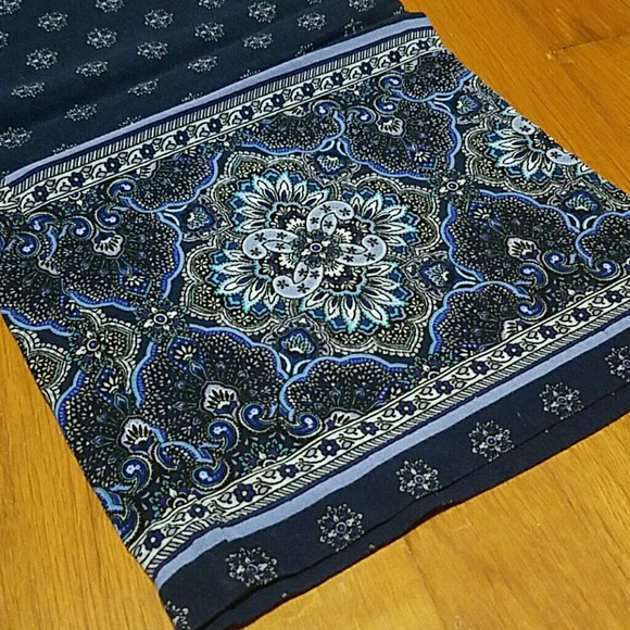 Navy blue pants with an adorable pattern!! Size S! - Picture 4 of 4