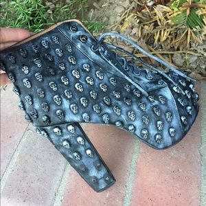 Jeffrey Campbell grey skull litas