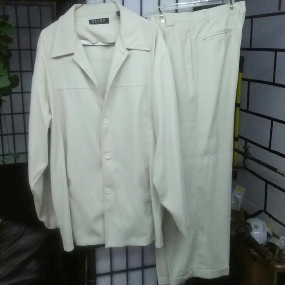 Suit - Picture 2 of 4