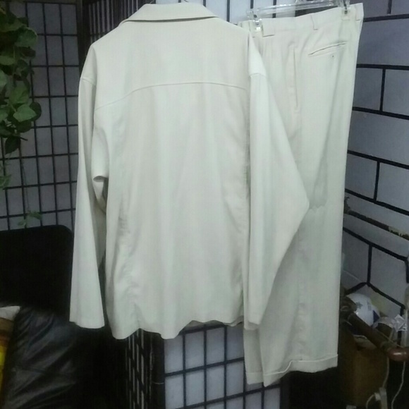 Suit - Picture 3 of 4