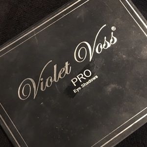 Violet Voss Holy Grail Palette