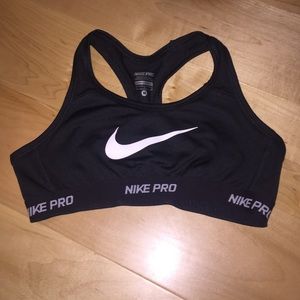 Nike pro sports bra