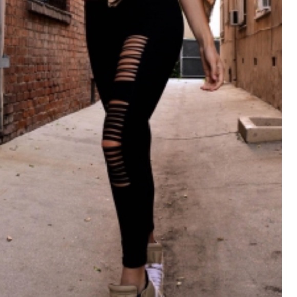 🔴SOLD OUT🔴LEGGINGS SZ S/M🦋BTQ - Picture 3 of 5