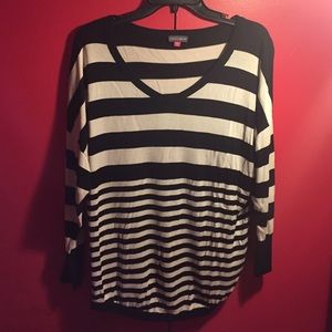 Vince Camuto Top