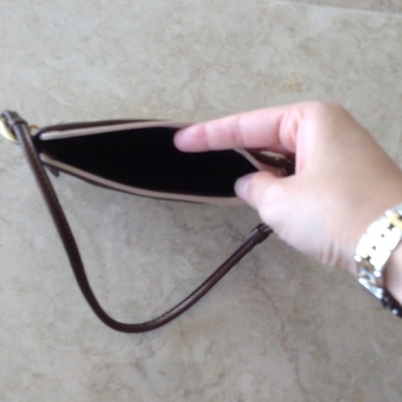 Coach Poppy signature wristlet - Picture 3 of 3