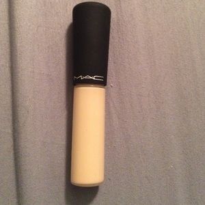 MAC mineralize concealer