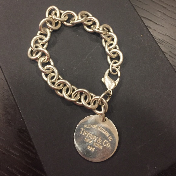 Tiffany and Co. Round Circle Charm bracelet 💗