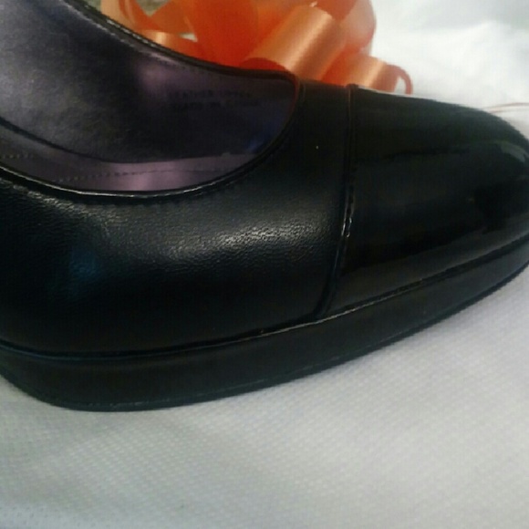 Tahari Leather Pumps with Patent Leather Tip - Picture 2 of 4