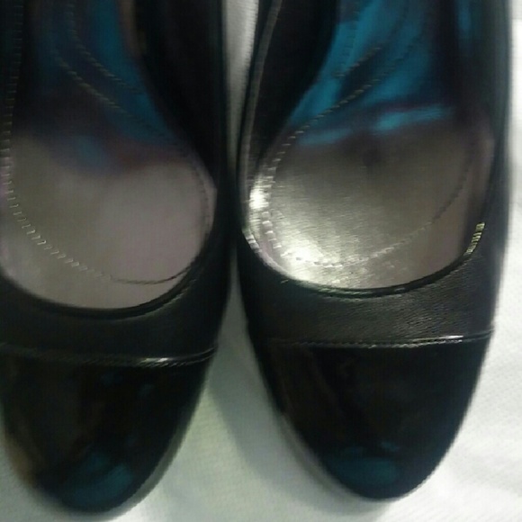 Tahari Leather Pumps with Patent Leather Tip - Picture 4 of 4