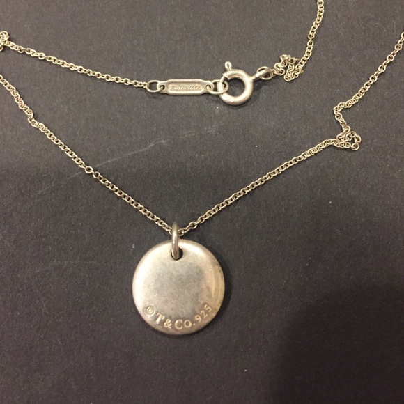 Tiffany and Co. "L" initial necklace 💖