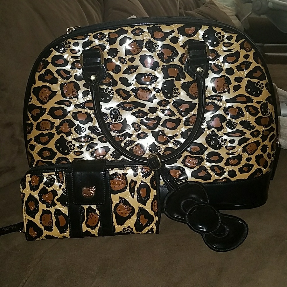 Hello kitty purse and matching wallet