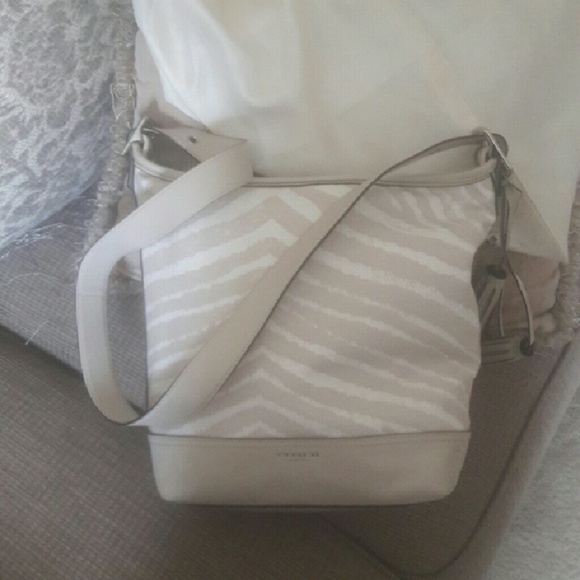 beautiful coach purse cross body