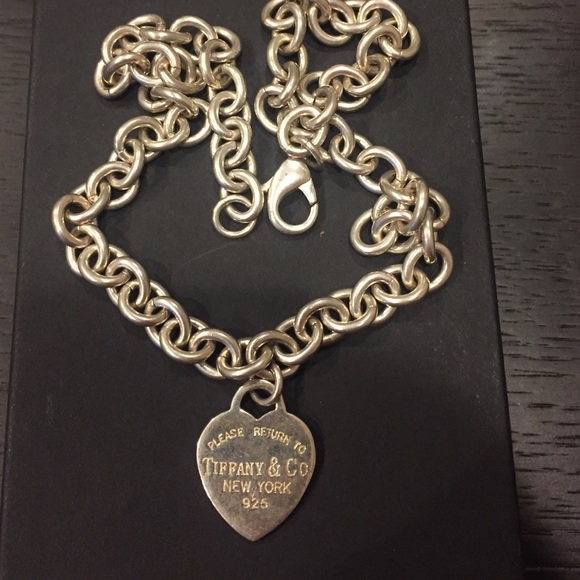 Tiffany and Co. Heart Charm Necklace ❤️