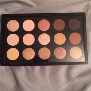 MAC Warm Neutrals eyeshadow palette