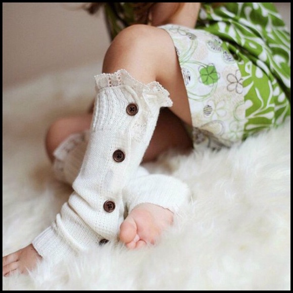 Girls Leg Warmers With Buttons And Lace - Picture 3 of 4