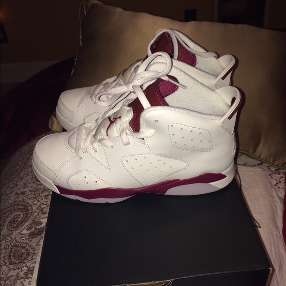 Jordan maroon 6's size 3y trades accepted!