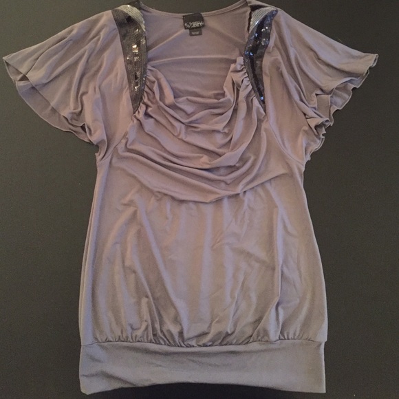 NWOT 🎀 Daytrip Sequin Short Sleeve Shirt!!