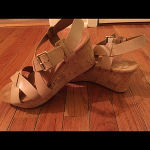 Women's size 9M Clarks Tan Wedge Sandals