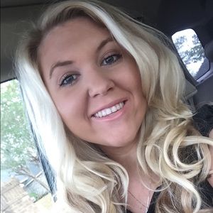 Meet your Posher, Leila