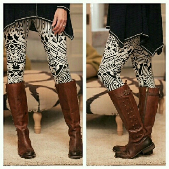 Infinity Raine Pants - NWT NAVY & WHITE AZTEC PRINT LEGGINGS