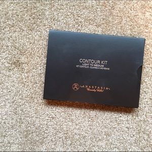Anastasia Beverly Hills Contour Kit