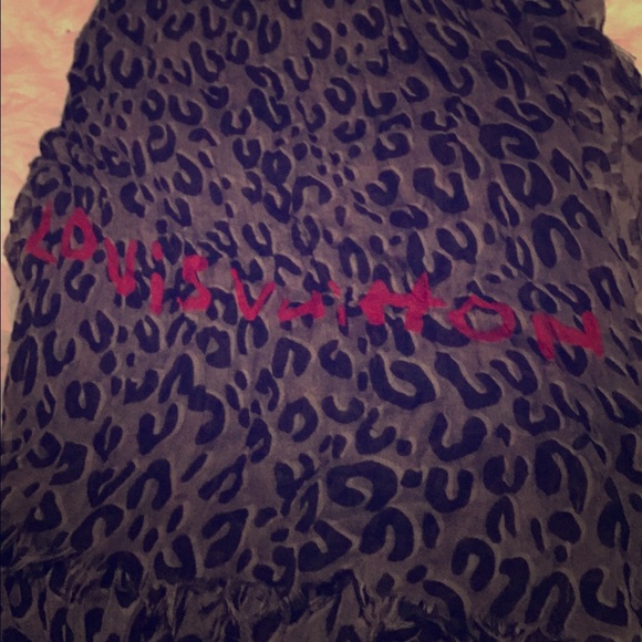 Louis Vuitton Accessories - Louis Vuitton gray leopard scarve black red FINAL$