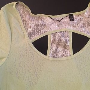 SALE!! NWOT❤️BKE Boutique Short Sleeve Top!!