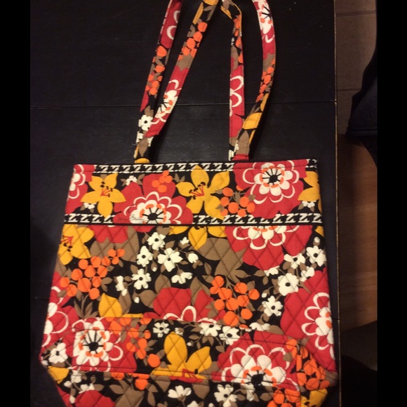 EUC Vera Bradley BITTERSWEET Tote 💞💞