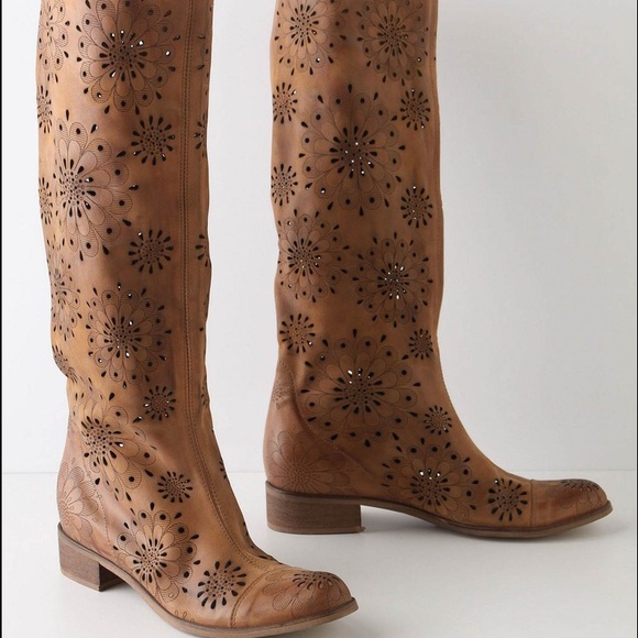 Anthro fox glove boots