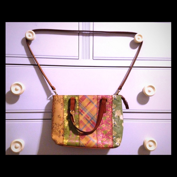 🎉SALE🎉 Fossil Purse - Picture 1 of 4