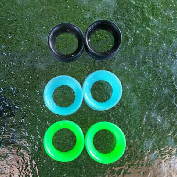 00g silicone and acrylic plugs