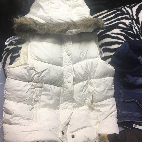 White bubble vest